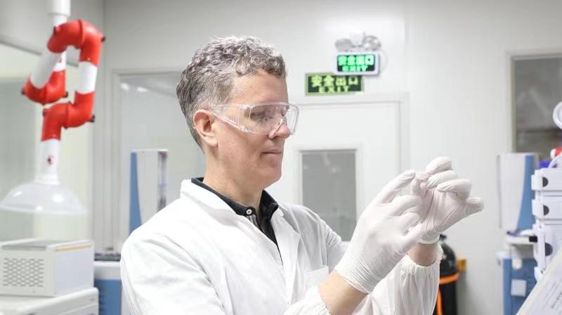 成就事業(yè)，收獲幸福 ——記深圳市華先醫(yī)藥科技有限公司副總裁費(fèi)安傑