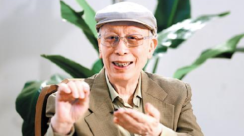 粵劇「風(fēng)腔」創(chuàng)始人陳笑風(fēng)病逝 鄭少秋曾下跪拜師