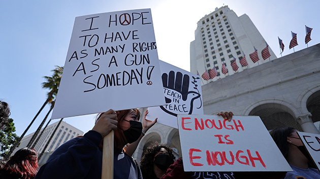 【商報(bào)圖說】「與槍支共存」兼「與槍殺共存」？