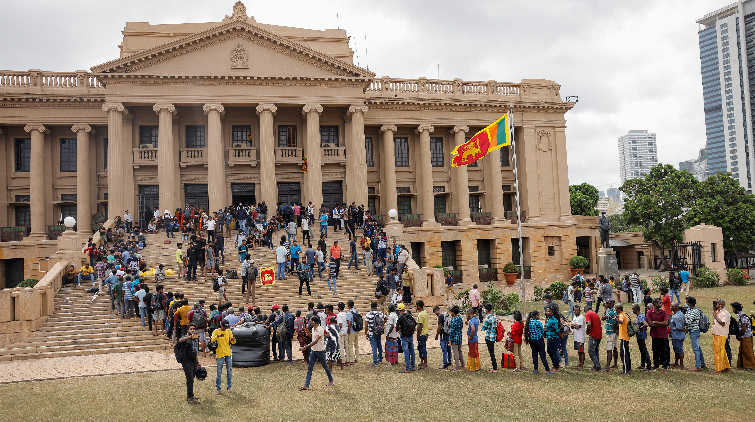 斯里蘭卡局勢(shì)回復(fù)平靜 國(guó)會(huì)議長(zhǎng)擔(dān)任臨時(shí)總統(tǒng) 