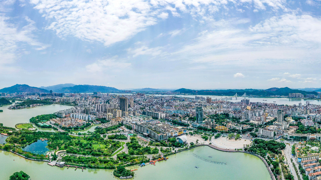 看灣區(qū)新秀展出彩畫卷！2022粵港澳大灣區(qū)創(chuàng)新成果巡展在肇慶啟幕