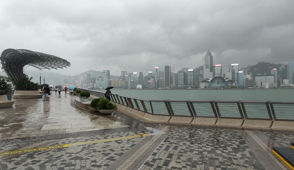 天文臺：考慮凌晨3時(shí)至6時(shí)期間改發(fā)八號風(fēng)球