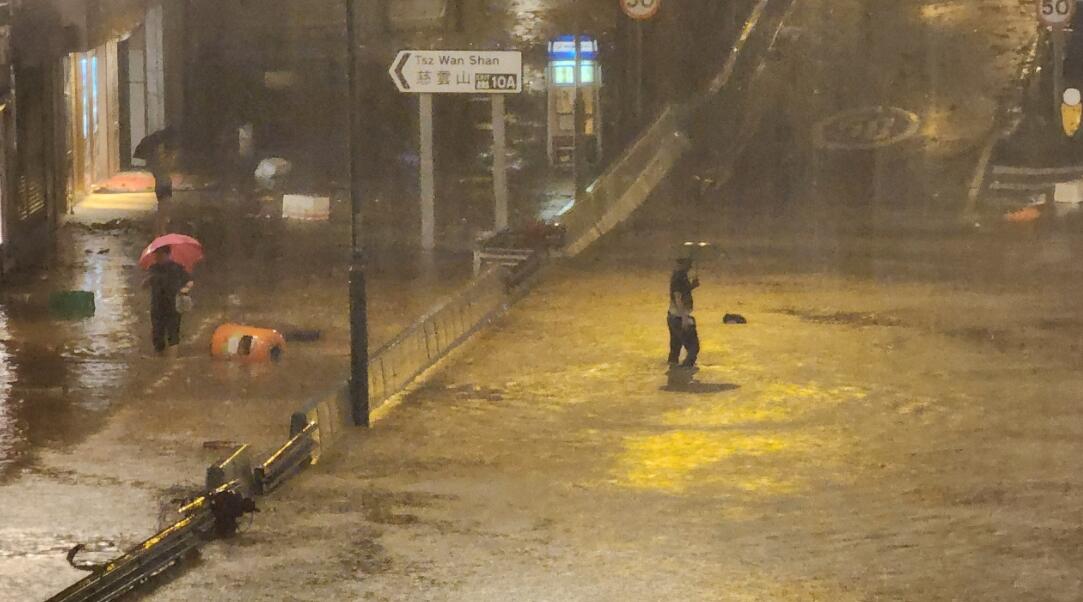 世紀(jì)暴雨 | 天文臺：過去24小時錄逾600毫米雨量