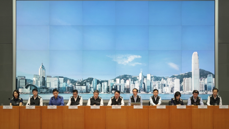 世紀(jì)暴雨襲港 「超」班點(diǎn)睇點(diǎn)講？政府聯(lián)合記者會(huì)公布應(yīng)對(duì)詳情