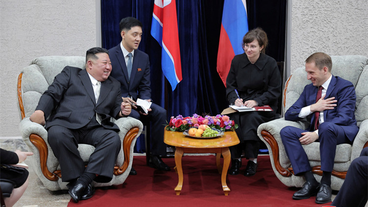 朝中社：金正恩會(huì)見俄羅斯官員後啟程前往目的地