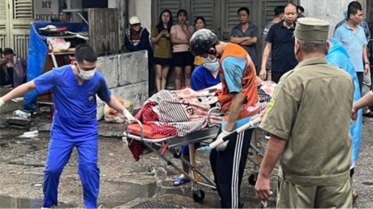 越南一棟九層公寓樓深夜發(fā)生火災 已致數(shù)十人傷亡