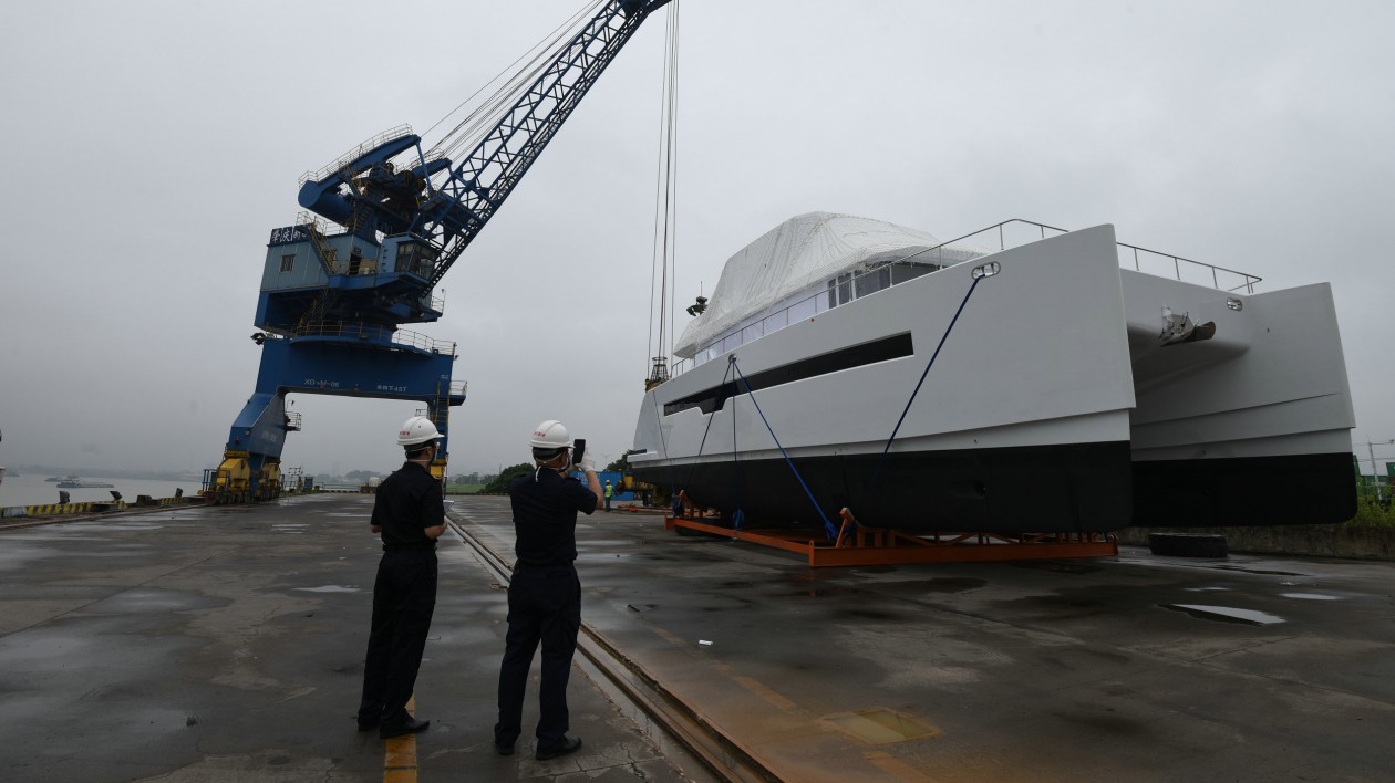 肇慶海關(guān)服務(wù)保障國(guó)產(chǎn)遊艇順暢出海