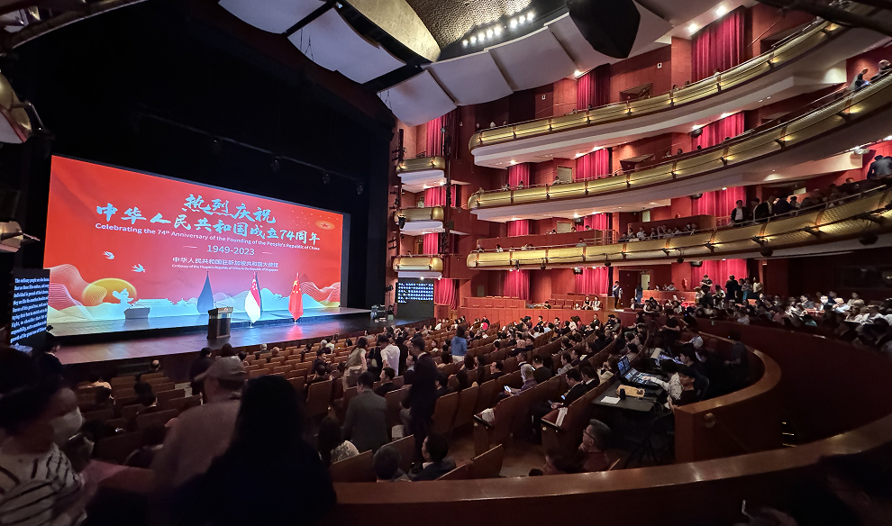 掌聲如雷，多次返場！《詠春》新加坡首秀「驚艷」