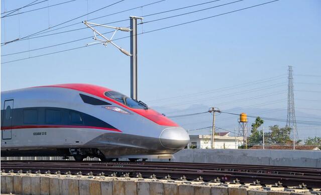 印尼雅萬高鐵今日正式投入商業(yè)化運(yùn)營(yíng)