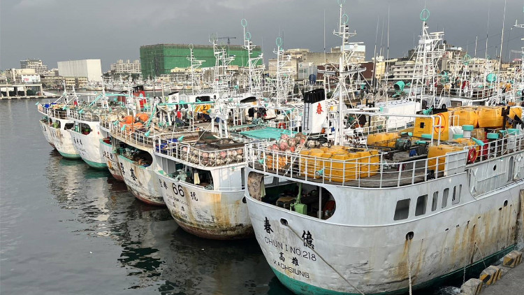颱風(fēng)「小犬」將通過(guò)臺(tái)灣南端陸地