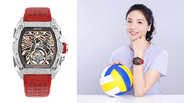 【時(shí)尚】前國家隊(duì)女排隊(duì)長魏秋月 來港支持慈善排球陀飛輪