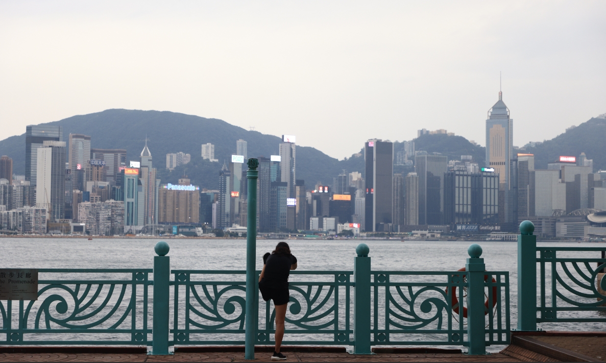 【商報(bào)時(shí)評】內(nèi)地客有變 港旅業(yè)應(yīng)變