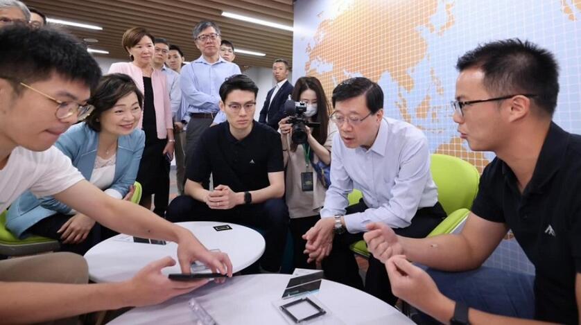 李家超到科大與學生交流  稱《施政報告》將為年輕人搭建各展所長的舞臺