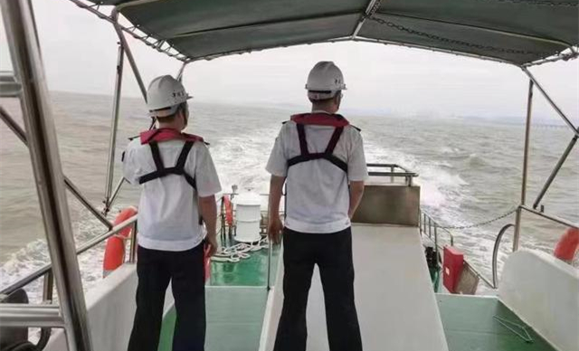 受颱風影響，港珠澳大橋橋樑航道自7日起交通管制