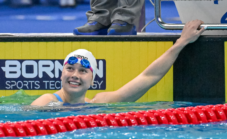 破紀(jì)錄！何詩(shī)蓓世界盃柏林站200米自由泳奪金