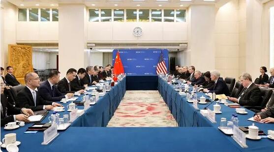 商務(wù)部部長：中美雙方發(fā)展進(jìn)步完全可以成為對方機(jī)遇而不是挑戰(zhàn) 