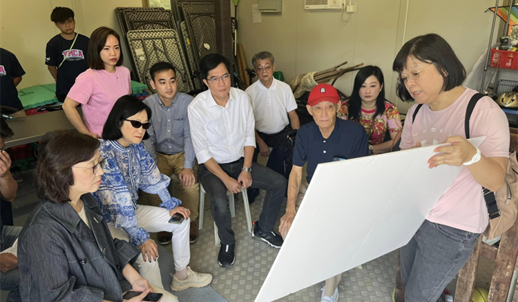 黃偉綸視察前南丫石礦場(chǎng) 感謝營(yíng)地工作人員加緊協(xié)助清理塌樹雜物