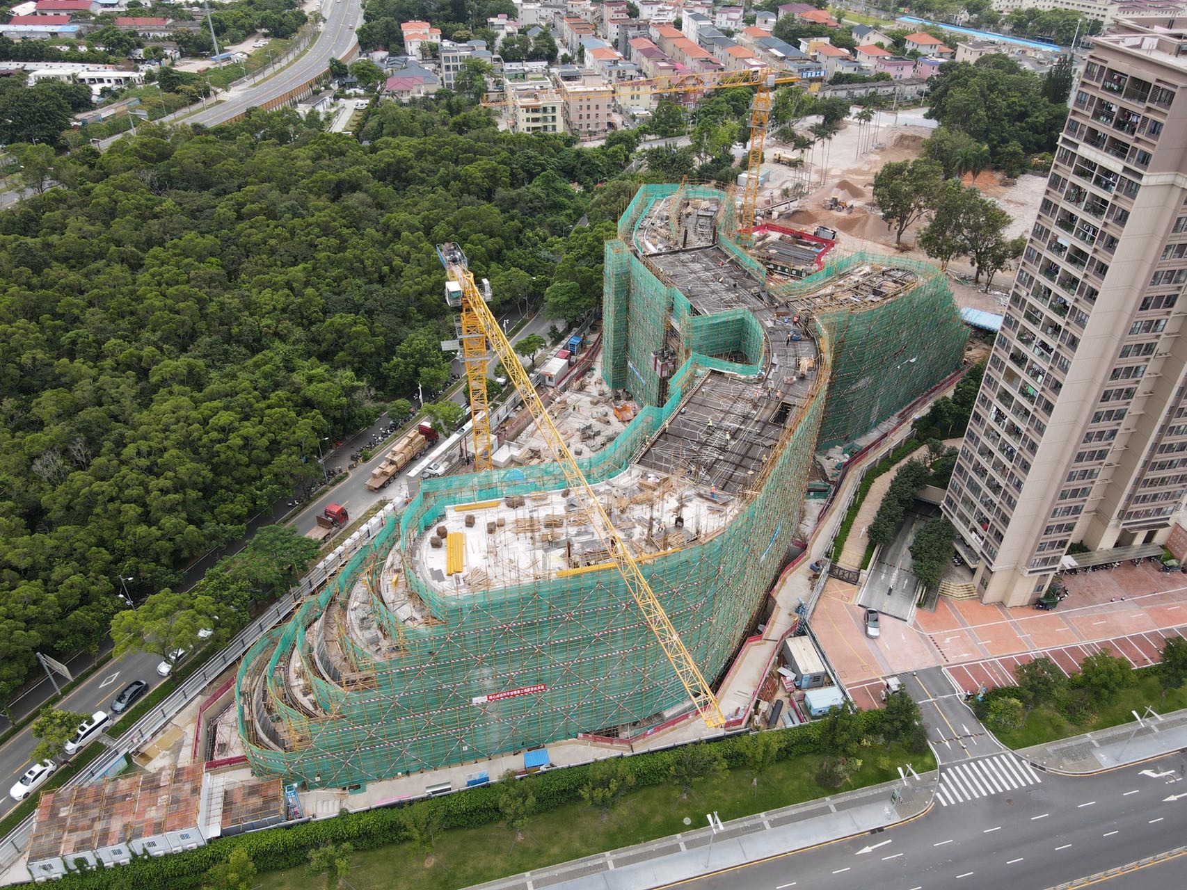 【康養(yǎng)中國】深圳大鵬首個(gè)區(qū)級養(yǎng)老院工程提前封頂