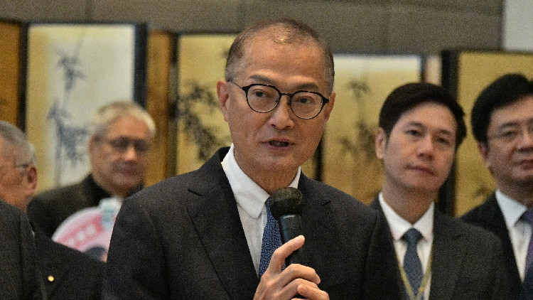 衞生署為立法會議員接種流感疫苗 盧寵茂：打針後可安心為區(qū)選投票