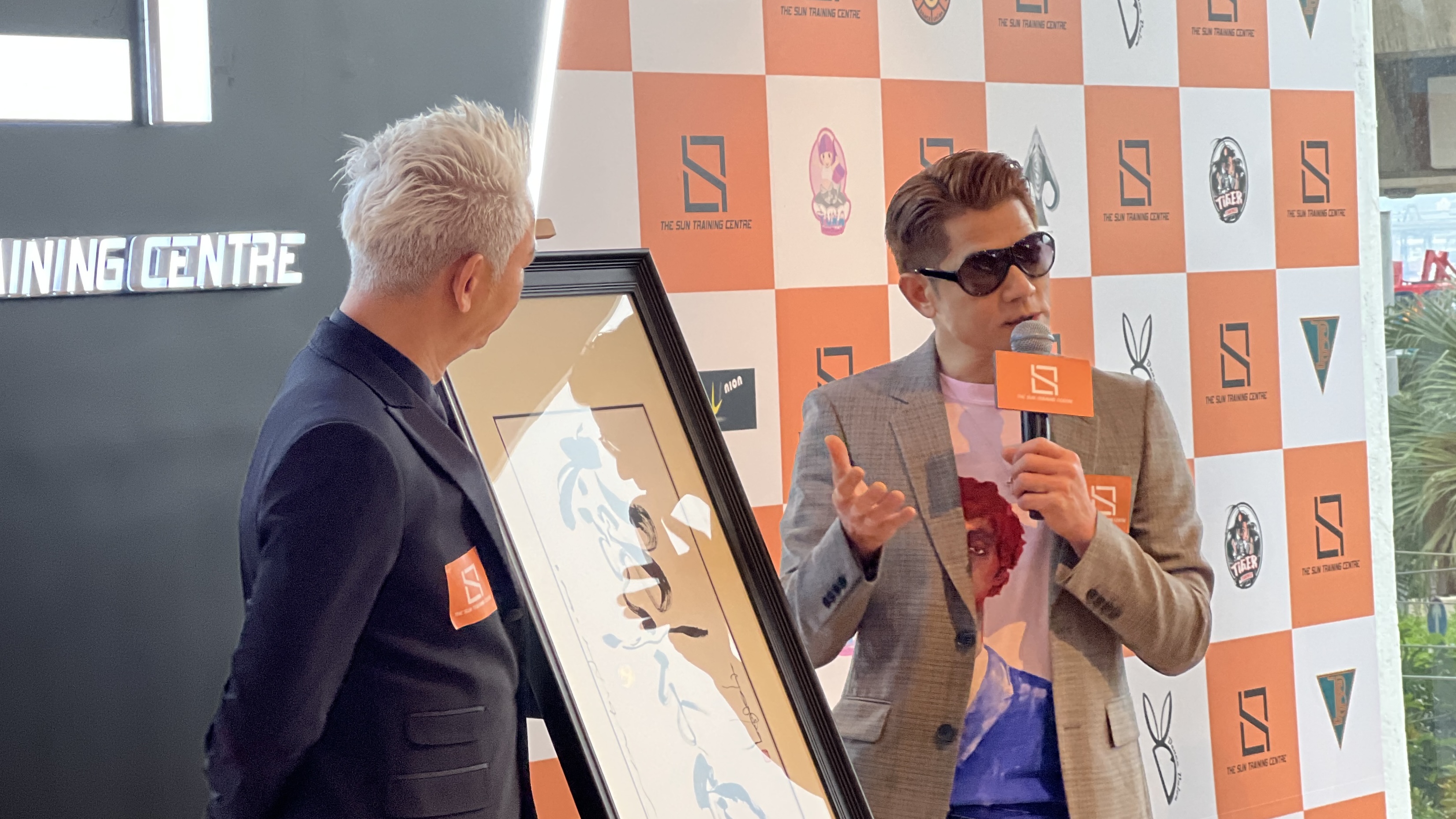 【娛樂】郭富城送親筆書法作品祝賀好友Sunny舞蹈學(xué)校開業(yè)