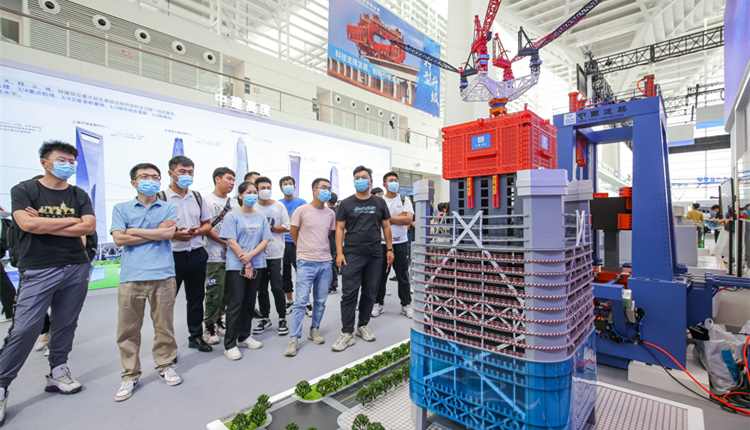 中國(guó)建築首三季  新簽合約額1404億元