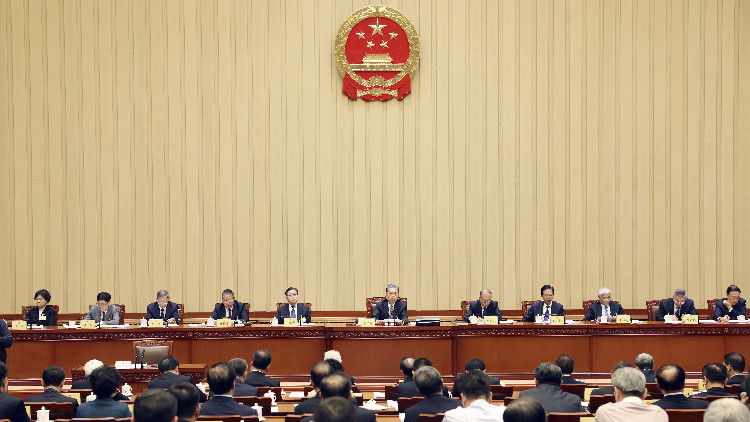 第十四屆全國人民代表大會常務(wù)委員會關(guān)於授權(quán)國務(wù)院提前下達(dá)部分新增地方政府債務(wù)限額的決定 