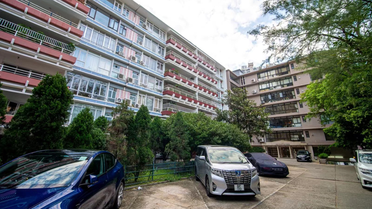 【港樓】舊山頂?shù)来浞鍒@全幢連12車位標(biāo)售 意向價6億