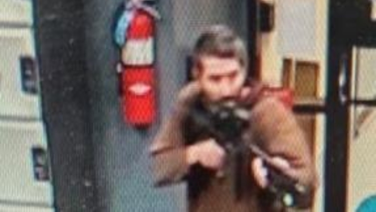 追蹤報(bào)道｜?美國(guó)緬因州槍擊案死亡人數(shù)更新為18人 嫌犯仍在逃