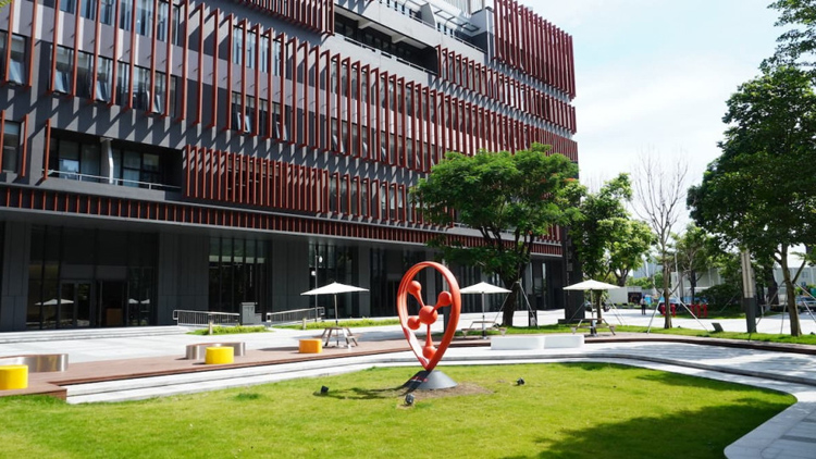 查毅超：施政報告進取迎挑戰(zhàn) 產業(yè)導向增強發(fā)展動能