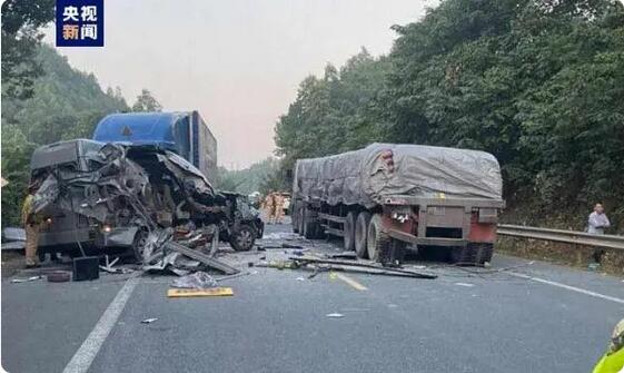 越南北部客貨車(chē)相撞致5死9傷 