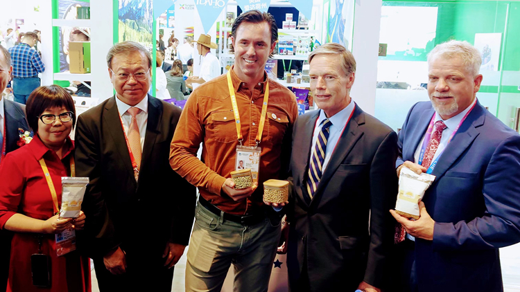 記者手記｜美國(guó)駐華大使現(xiàn)身進(jìn)博會(huì) 中美關(guān)係「回暖」了嗎？