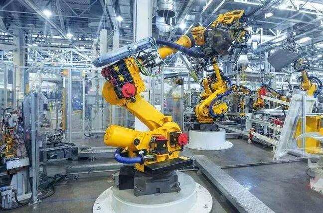 商務(wù)部：製造業(yè)將完全對(duì)外資開放 正加快制定出臺(tái)全國(guó)版跨境服務(wù)貿(mào)易負(fù)面清單