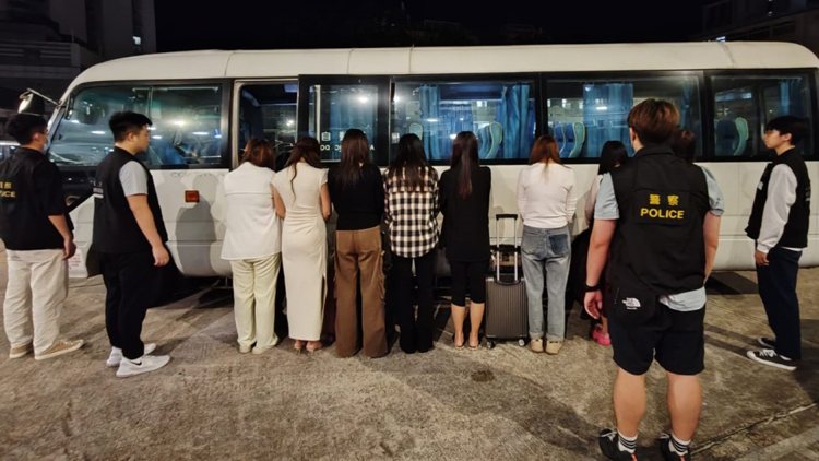 入境處聯(lián)同警方元朗掃黃 拘28名內(nèi)地女子