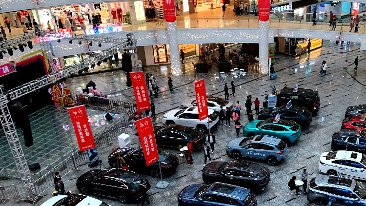 1至10月內(nèi)地汽車產(chǎn)銷量同比分別增長8%和9.1%