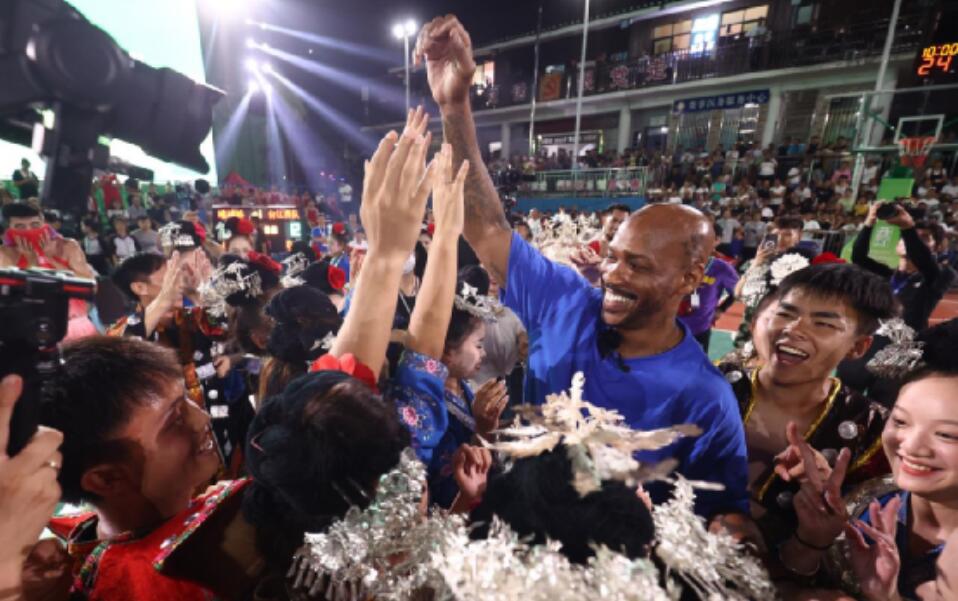 獨家｜馬布里透過高才通落戶香港 現(xiàn)身大球場睇村超