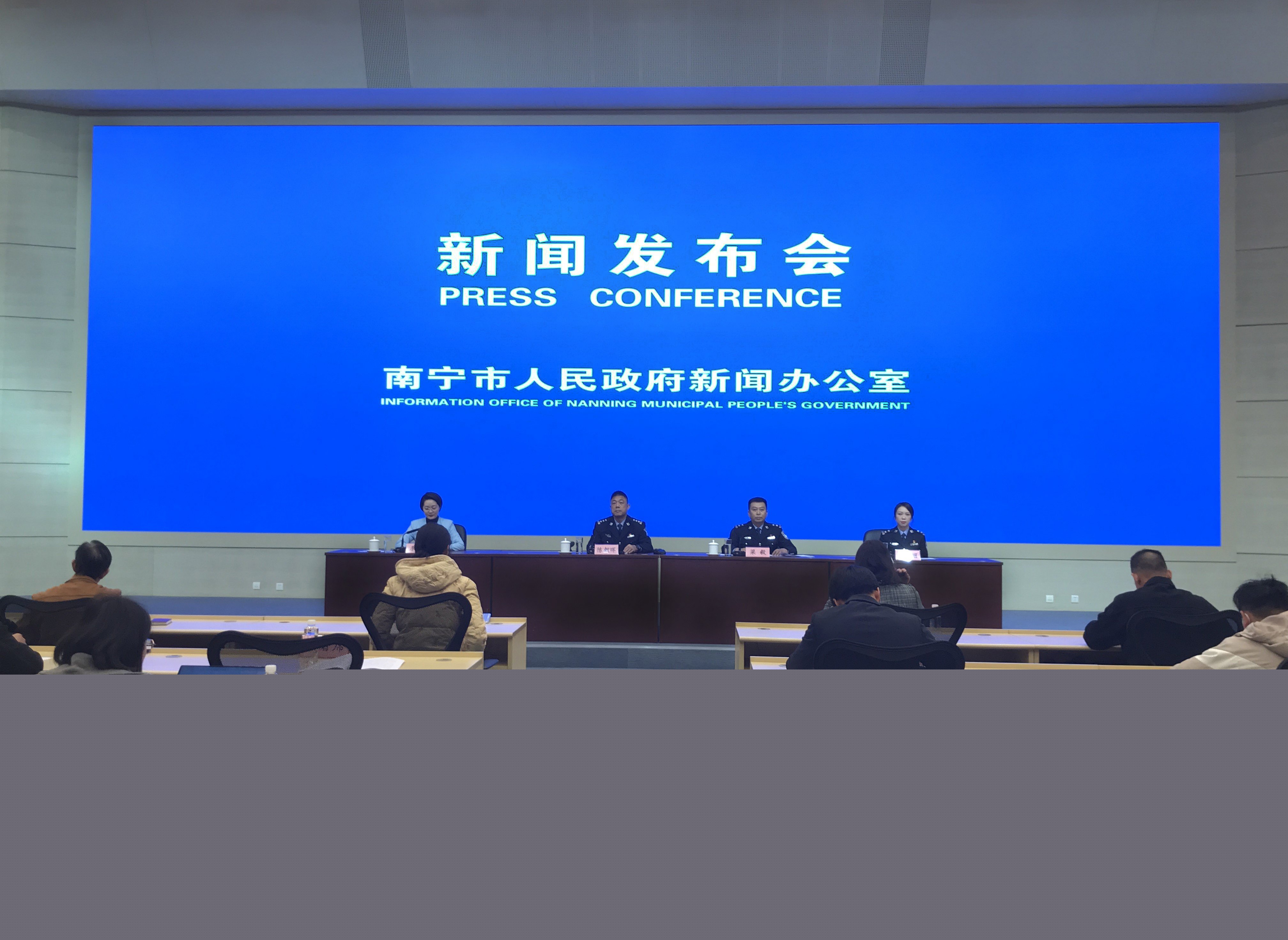 桂南寧公安出入境管理部門深化機(jī)制創(chuàng)新 促管理服務(wù)水平提升