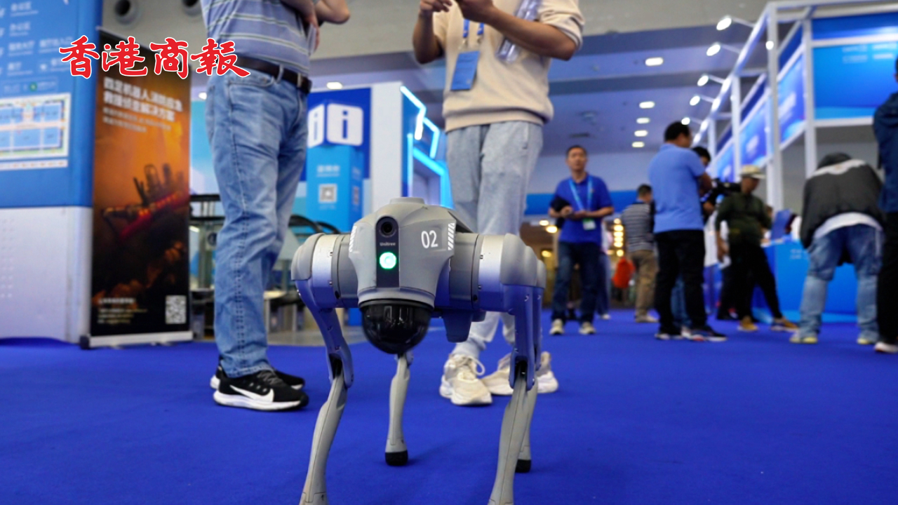 有片｜高交會即時睇！ 四足機械人「顯眼包」亮相