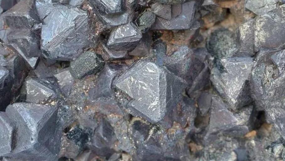 三部門加強(qiáng)鐵礦石期現(xiàn)貨聯(lián)動(dòng)監(jiān)管 