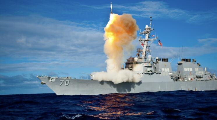 美艦侵闖西沙領(lǐng)海 解放軍南部戰(zhàn)區(qū)：依法依規(guī)跟蹤監(jiān)視、警告驅(qū)離