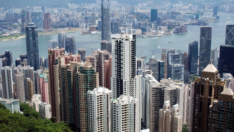 萊坊：10月份中環(huán)甲級(jí)商廈租金按年挫7.8% 空置率創(chuàng)下新高達(dá)10.4%