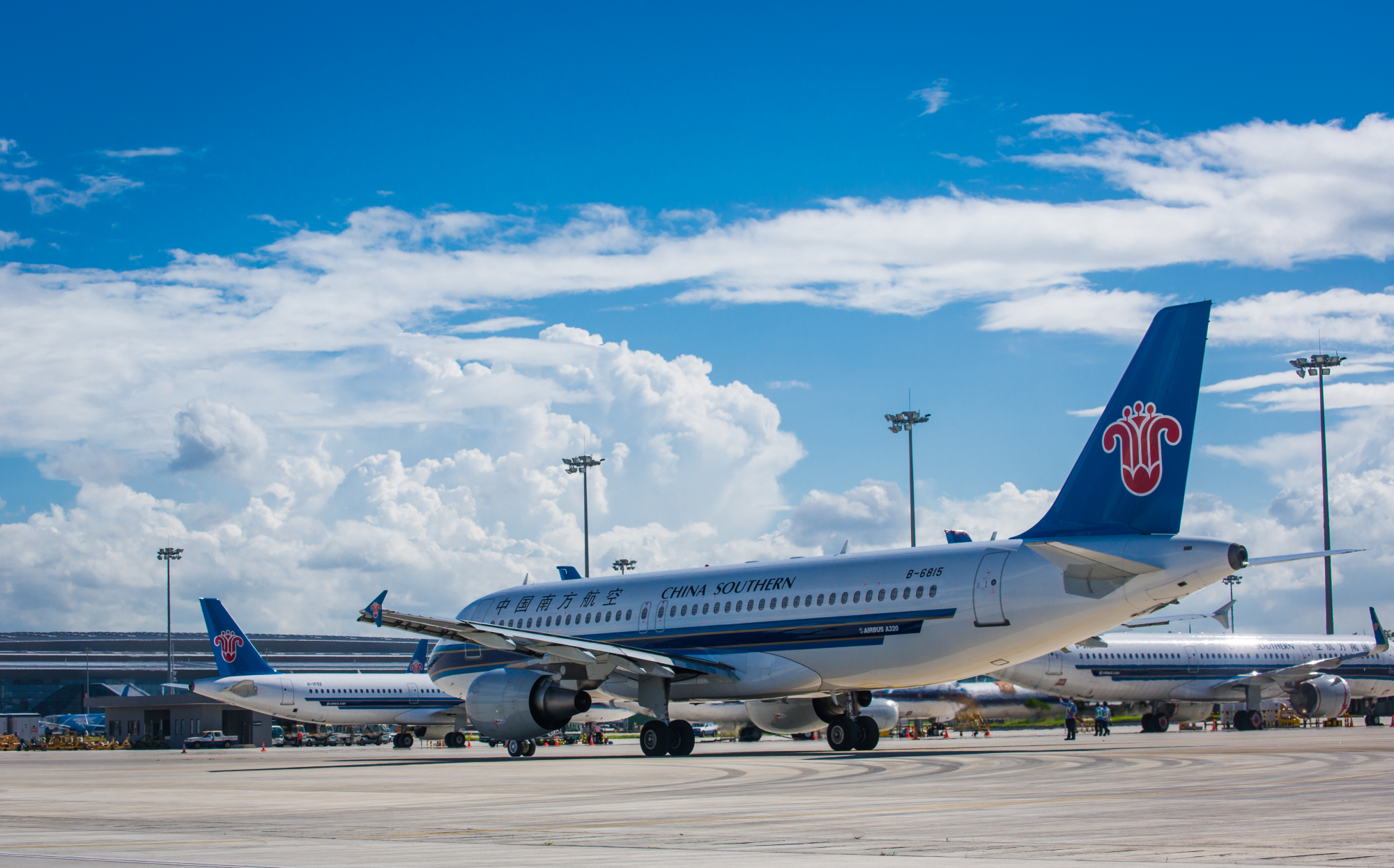 南航即將新開、復(fù)航和加密多條國際及地區(qū)航線