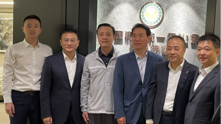 香港統(tǒng)促總會(huì)與四川統(tǒng)戰(zhàn)部長(zhǎng)趙俊民一行交流