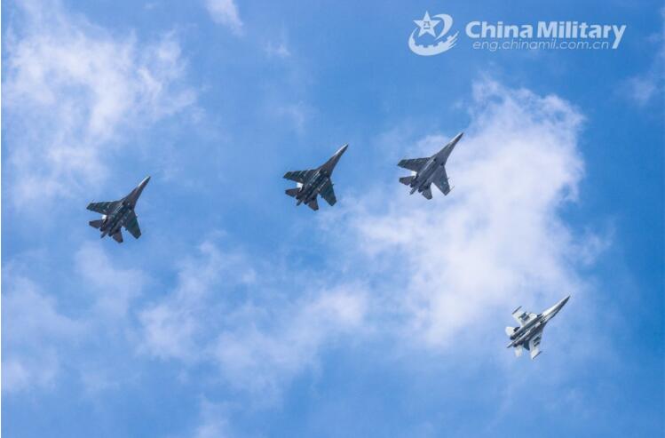 官方曝光霹靂-17空對(duì)空導(dǎo)彈  專為攻擊空中預(yù)警機(jī)加油機(jī)