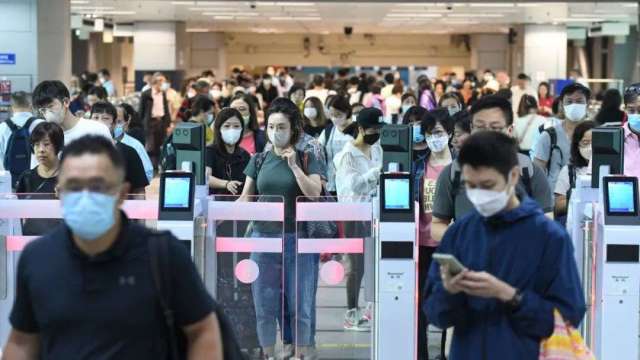 【商報(bào)時(shí)評(píng)】既要絲襪奶茶 也要醬香拿鐵