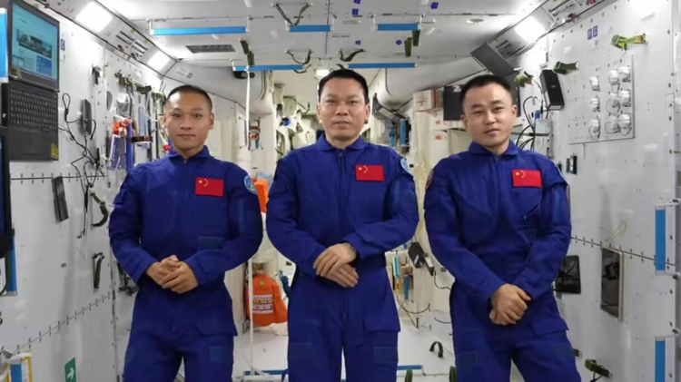 神舟十七號(hào)航天員乘組圓滿(mǎn)完成第一次出艙活動(dòng)