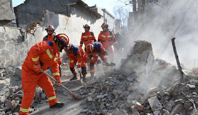 賀一誠(chéng)致函甘肅省委書(shū)記及省長(zhǎng)慰問(wèn)受災(zāi)群眾