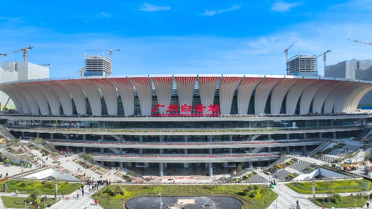 亞洲最大火車(chē)站——廣州白雲(yún)站今日正式投入運(yùn)營(yíng) 