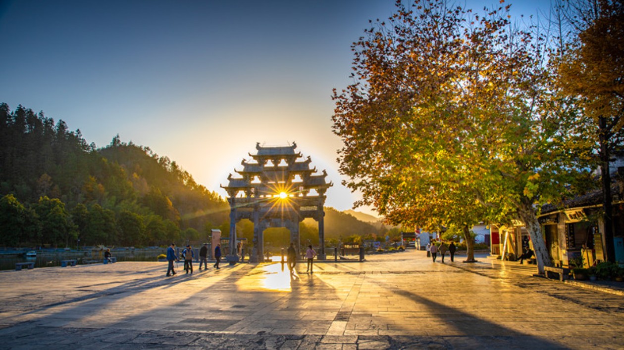 【康養(yǎng)中國(guó)】超百億項(xiàng)目落子 皖黟縣康養(yǎng)IP鳳落梧桐