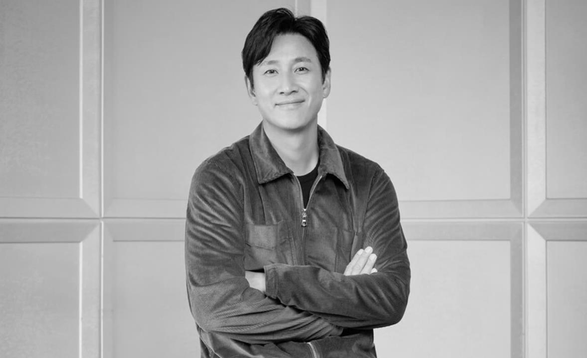 韓國(guó)演員李善均疑燃碳自殺去世 此前因涉毒被調(diào)查