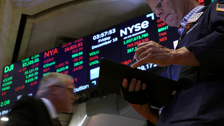 2023年美股收官 納指全年漲超43% 英偉達(dá)全年累漲近240%